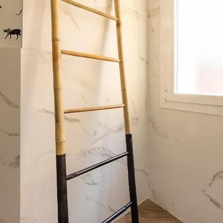 Vivienda Turistica Plaza De Tres Pilares * Bilbao