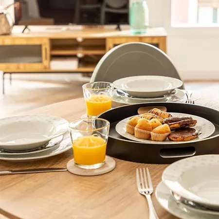 Vivienda Turistica Plaza De Tres Pilares Apartmán *