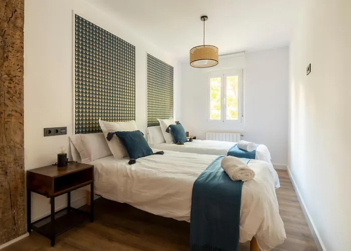 Vivienda Turistica Plaza De Tres Pilares