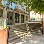 Vivienda Turística Plaza De Tres Pilares