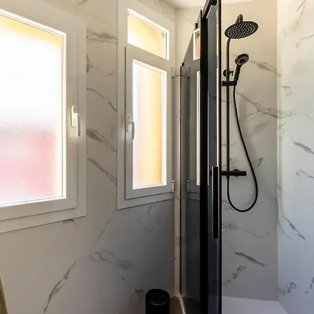 Апартаменти Vivienda Turistica Plaza De Tres Pilares Більбао