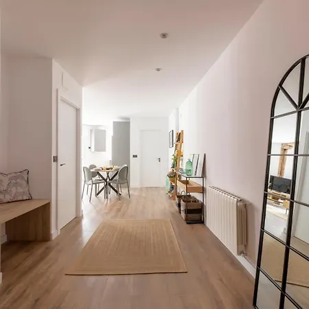 Vivienda Turistica Plaza De Tres Pilares アパート