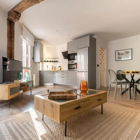 アパート Vivienda Turistica Plaza De Tres Pilares ビルバオ