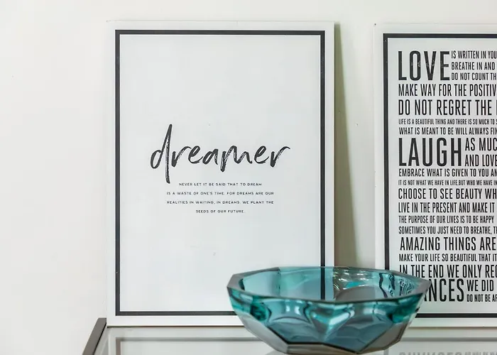 Vivienda Turistica Plaza De Tres Pilares Більбао