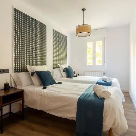 Plaza De Tres Pilares By The Urban Hosts