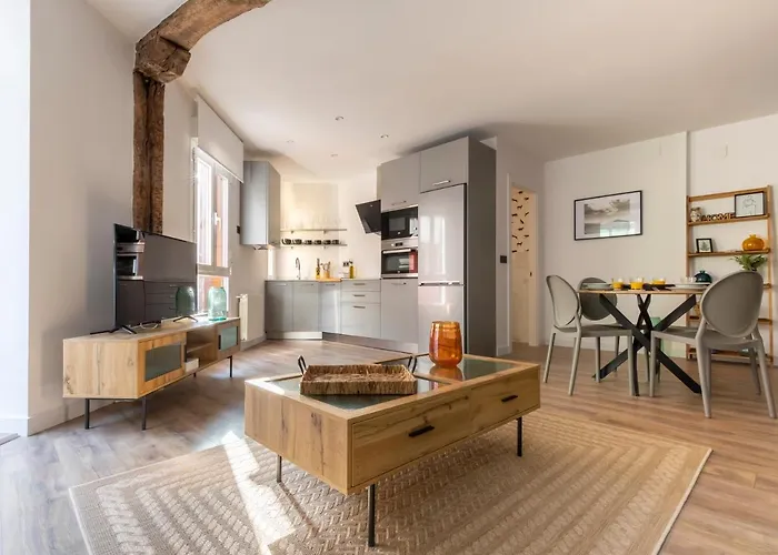 アパート Vivienda Turistica Plaza De Tres Pilares ビルバオ